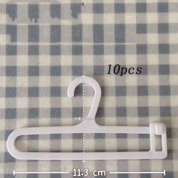 Labubu Clothes Clothing Rack with Hangers - Picture 3 of 4